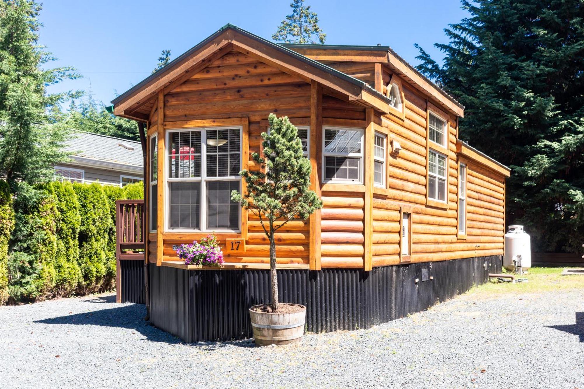 Riverbend Cottage & Rv Resort Parksville Eksteriør billede