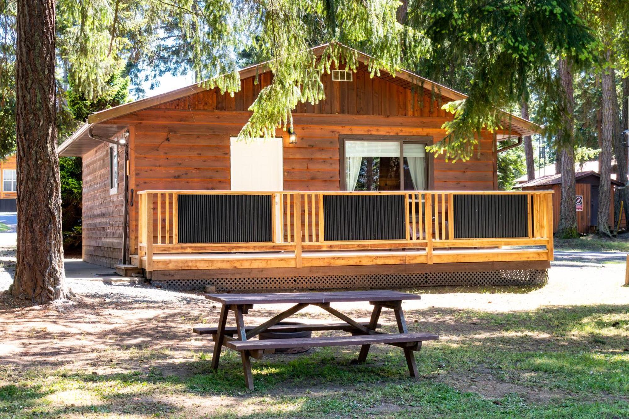 Riverbend Cottage & Rv Resort Parksville Eksteriør billede